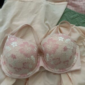 Victoria's Secret Pink & White Floral Lace Underwire Bra